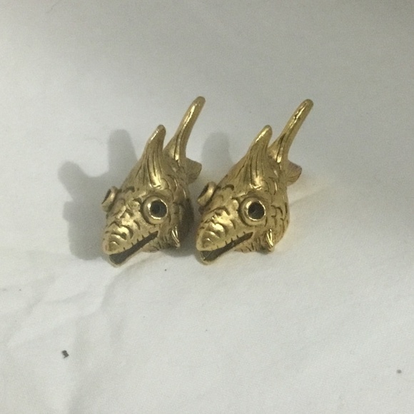 Vintage glass and gold fish salt and pepper shakers with holder - like new - Picture 5 of 9